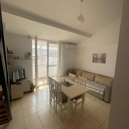 アパート Duplex *