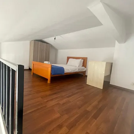 Duplex * ティラナ