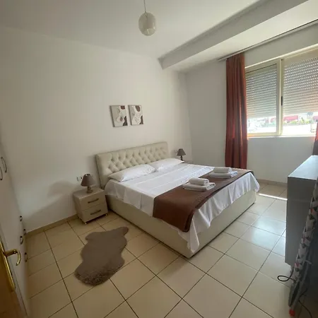 Duplex アパート ティラナ