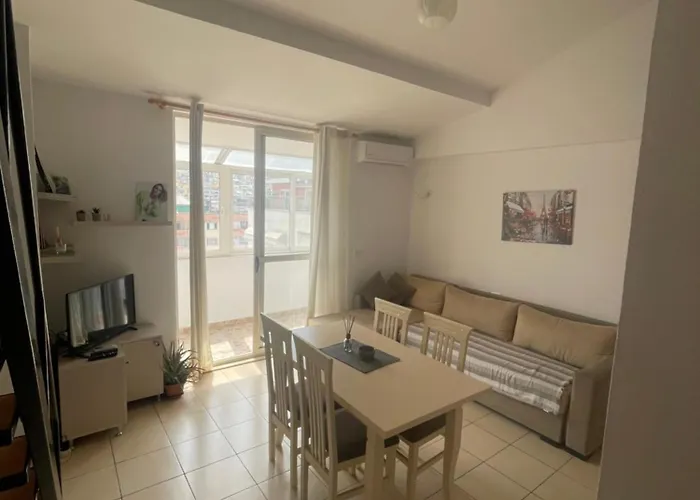 アパート Duplex *