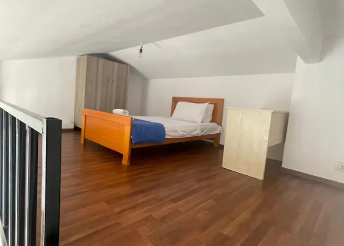 Duplex * ティラナ